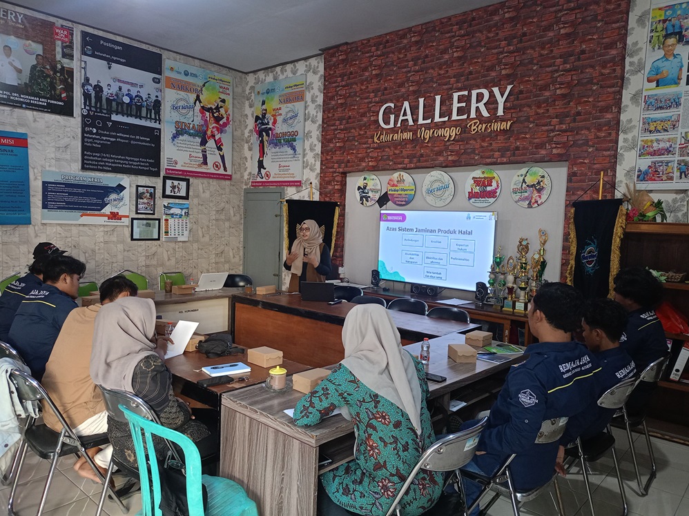 Tindaklanjuti Agenda Mewujudkan Kampung Halal, Halal Center UIN Syekh Wasil Latih Karang Taruna Kelurahan Ngronggo tentang Pendampingan Proses Produk Halal